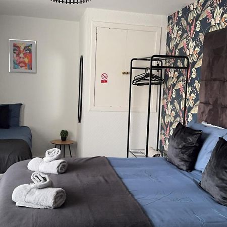Crown Street Getaway Apartment Ayr Luaran gambar