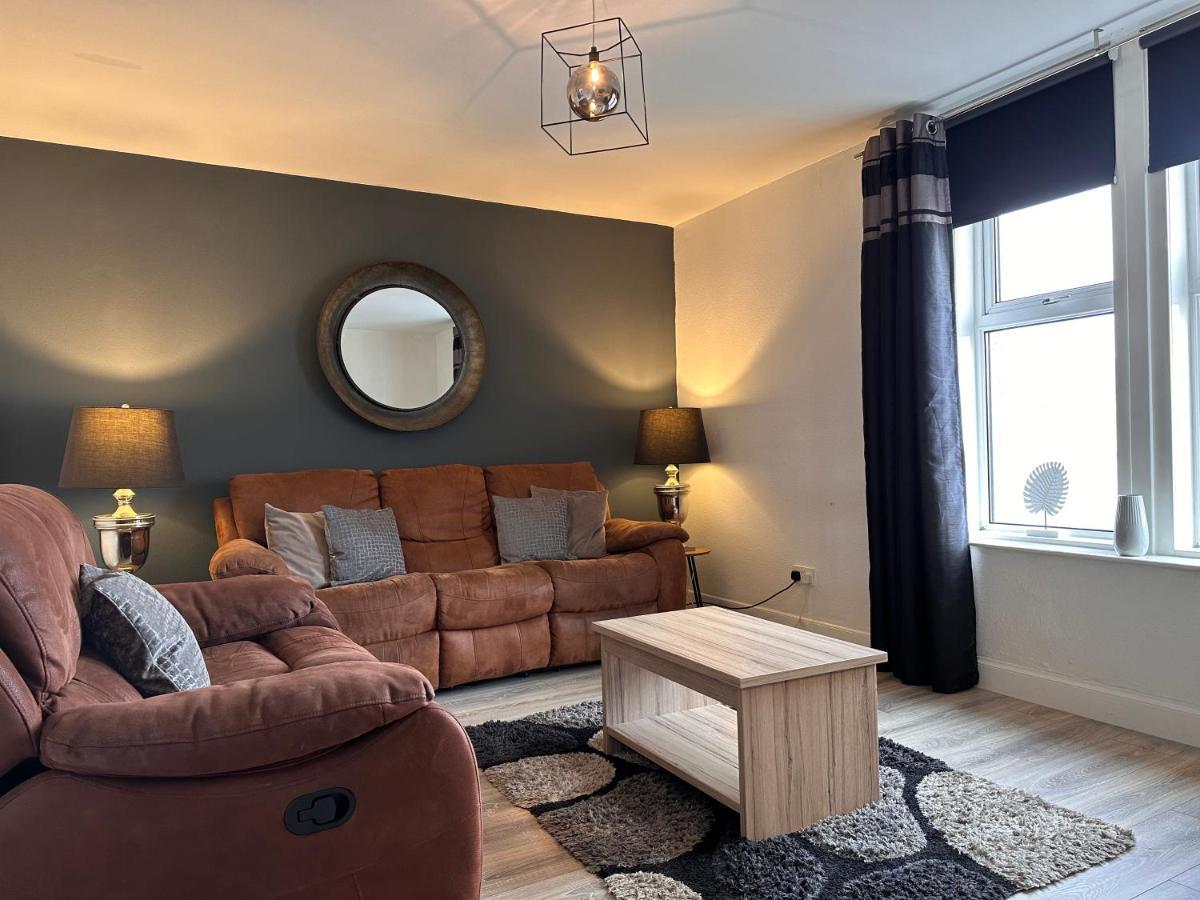 Crown Street Getaway Apartment Ayr Luaran gambar